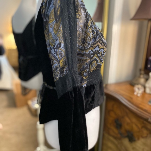 Bohemian Paisley Off-Shoulder Top - Picture 5 of 9